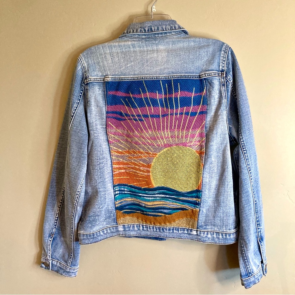 NEW Driftwood Summer Solstice Trucker Jean Jacket Sun Embroidered Medium Wash M - Picture 11 of 16